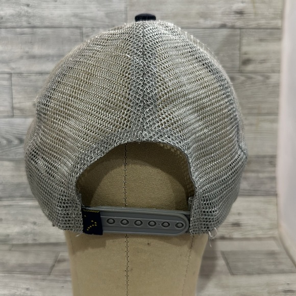 Alaska mountain bear gray distressed trucker baseball cap hat - Picture 3 of 6